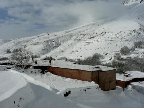 une terrasse sous la neige