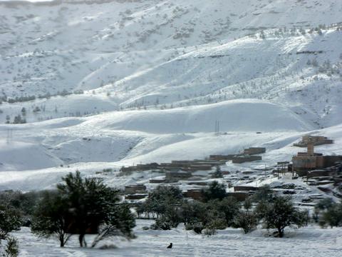 village berbère sous la neige